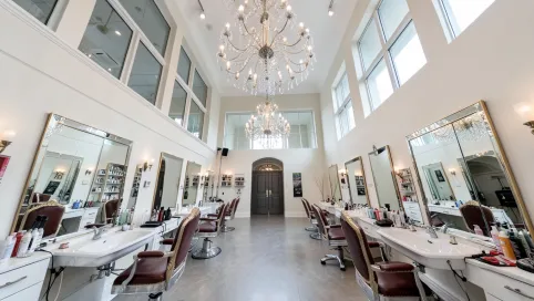 Wysokość salonu fryzjerskiego